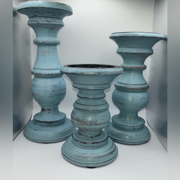 NIB - Set of 3- 6”, 8”, & 10” Tall Wood Rustic Pillar Candle Holders, Light Blue - Picture 8 of 8